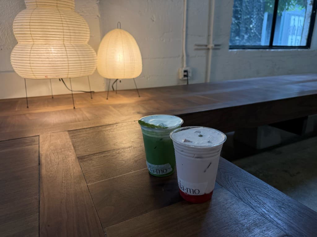 Two Einspanners — Matcha and strawberry, da-mo